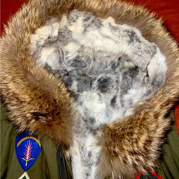 Bagatelle Green Parka Vest w/ Rabbit Fur lining and Coyote fur hood (Sz L) - Picture 4 of 5